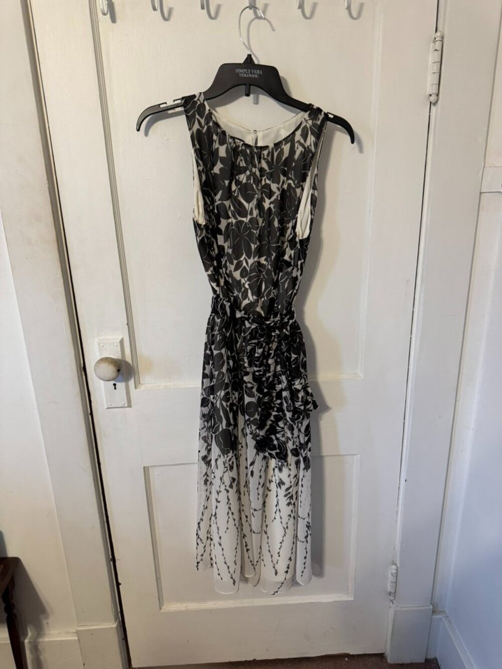 Talbots Black and White Floral Print Sleeveless Midi Dress.  10 Petite.